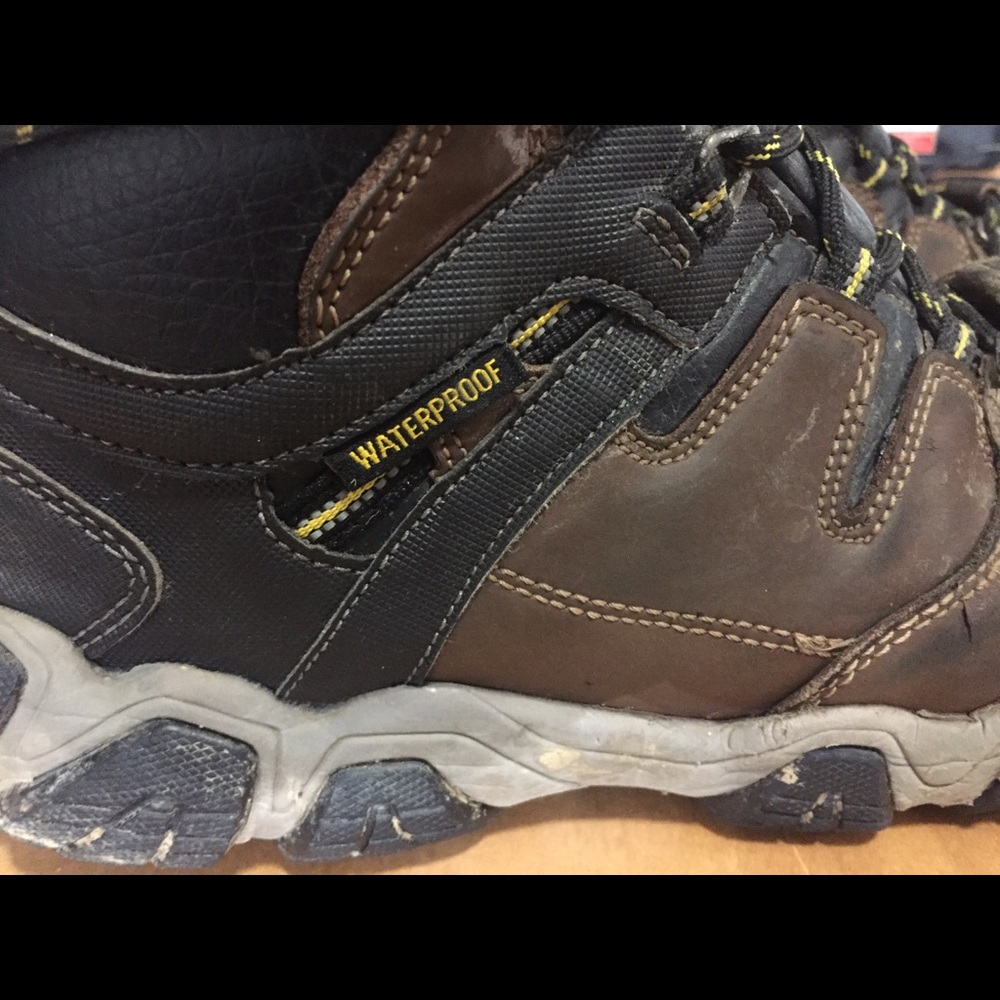Water proof safety toe hiking shoe